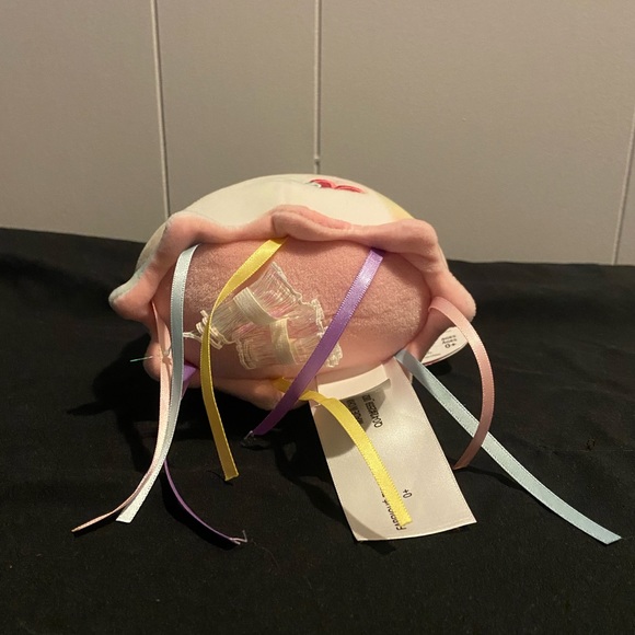 Janet the Valentines Exclusive Jellyfish Squishmallow - Picture 4 of 5